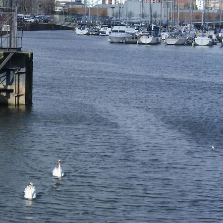 Coastal City Rooms - Waterfront Swansea Exteriör bild