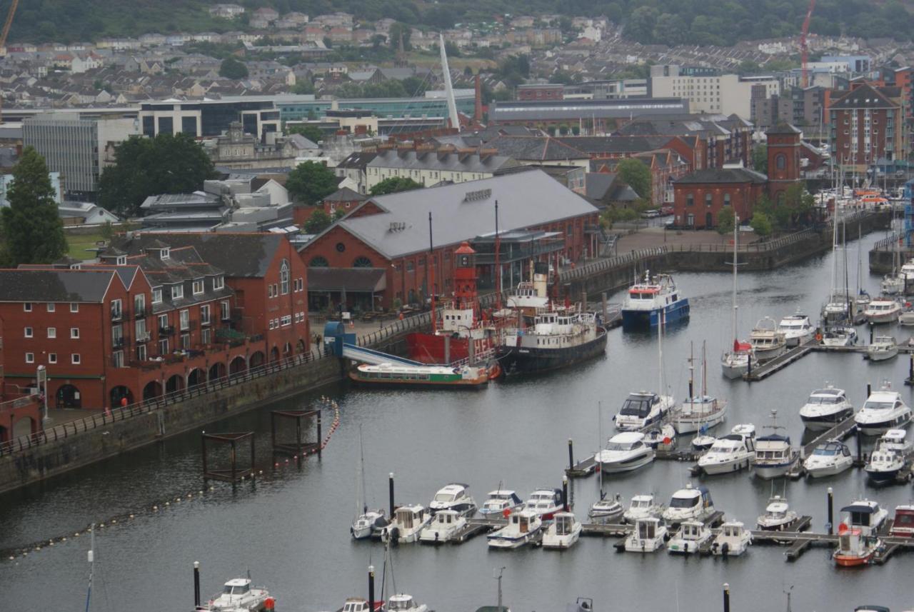 Coastal City Rooms - Waterfront Swansea Exteriör bild